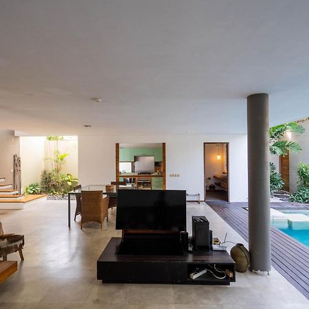 Villa Athena Seminyak  Luaran gambar
